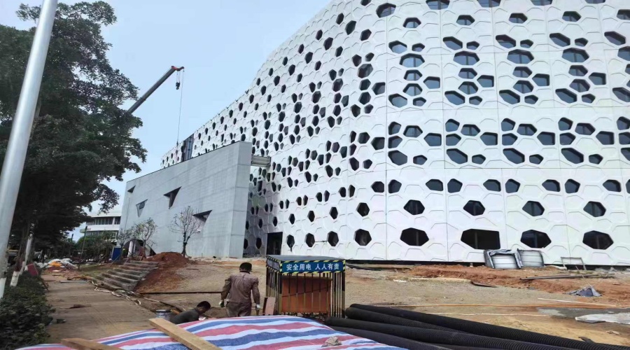 海南新體育中心UHPC幕墻板項(xiàng)目 海南新體育中心UHPC幕墻板項(xiàng)目