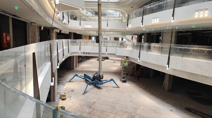 廣州國(guó)際金融城君超商場(chǎng)GRG吊頂攔河項(xiàng)目