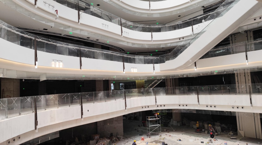 廣州金融城君超商場(chǎng)GRG中庭攔河完工落地案例賞析 廣州金融城君超商場(chǎng)GRG中庭攔河完工落地案例賞析