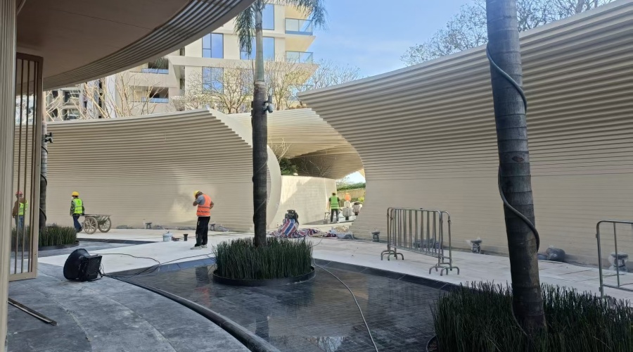 三亞海棠灣售樓部GRC柱子景觀造型落地效果 三亞海棠灣售樓部GRC柱子景觀造型落地效果